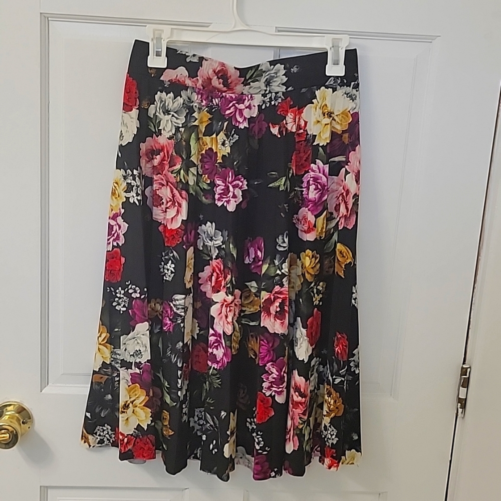 Covington women's Floral print Skirt